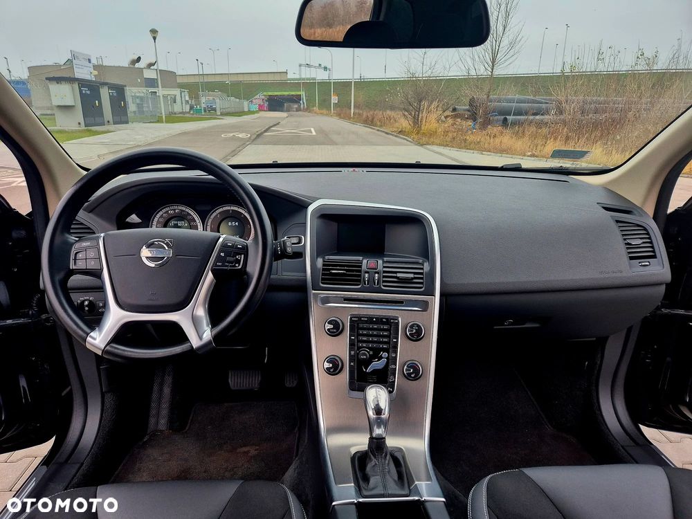 Volvo XC 60 2.4D AWD Momentum - 10