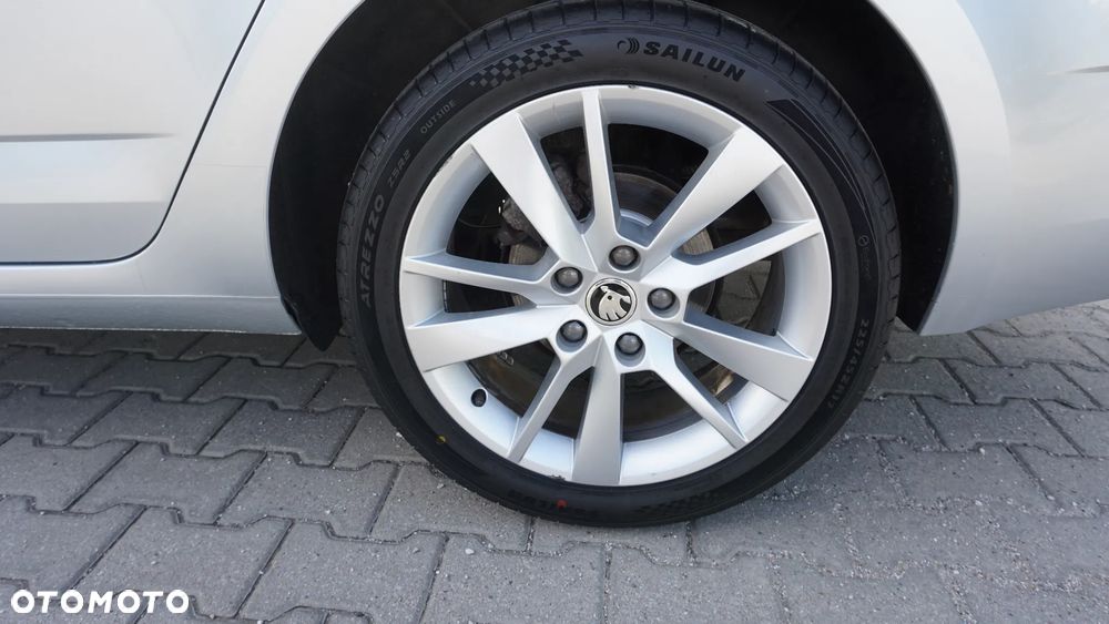 Skoda Octavia 2.0 TDI SCR Style DSG - 7