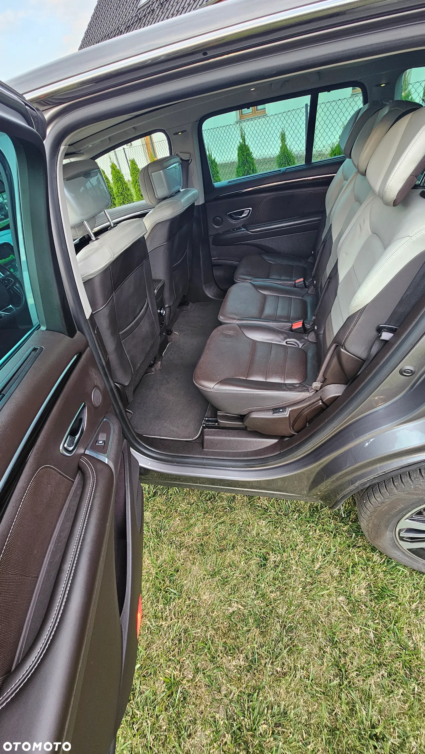 Renault Espace 1.6 dCi Energy Initiale Paris EDC 7os - 14