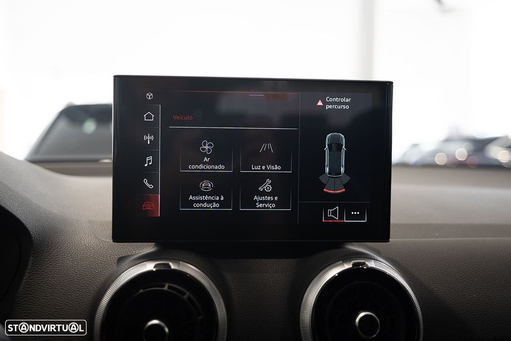 Audi Q2 30 TFSI SE Business - 8