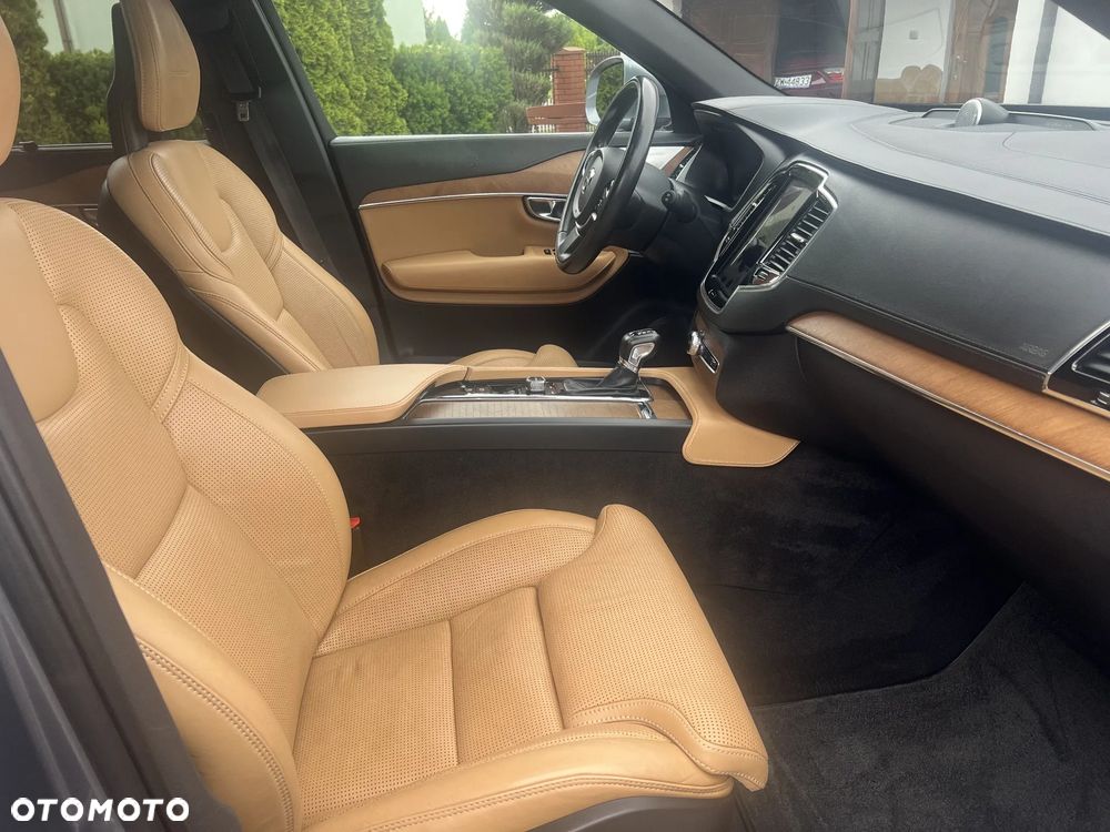 Volvo XC 90 - 12