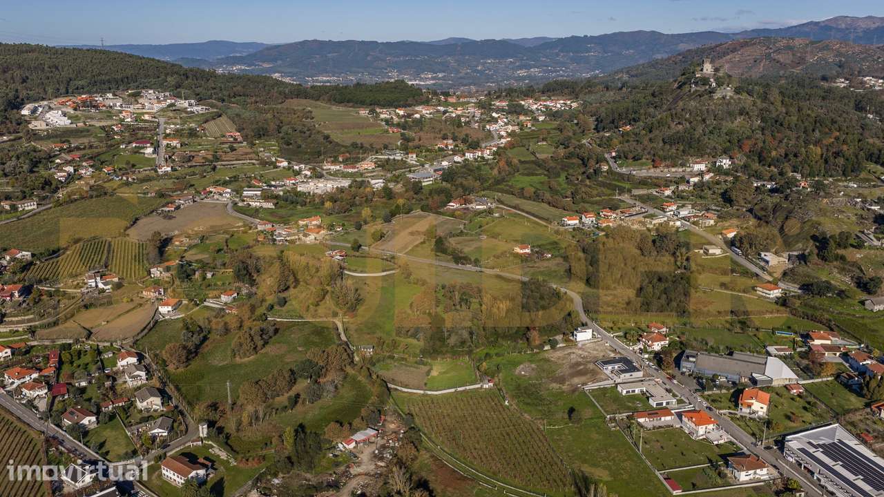 Terreno com 7.414 m² em Lanhoso - Grande imagem: 4/37