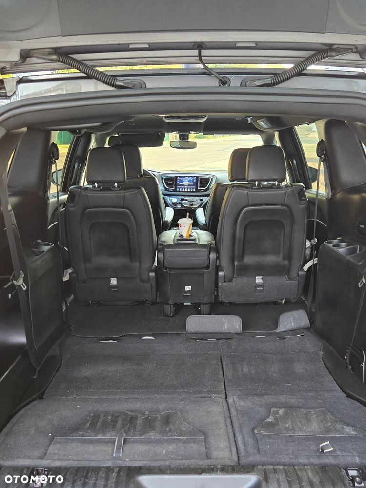 Chrysler Pacifica - 13