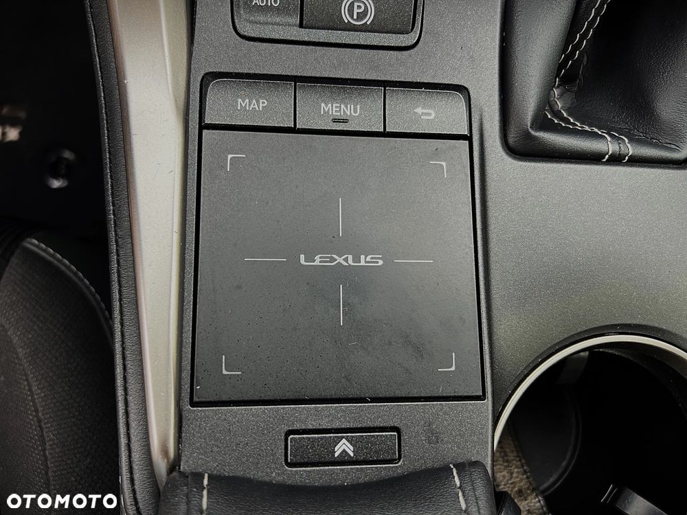 Lexus NX 300h Business Edition AWD - 38