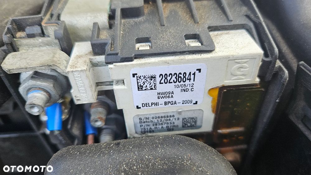 Peugeot 308 3008 Citroen C4 moduł napięcia akumulatora skrzynka bezpieczników 28236841 - 2