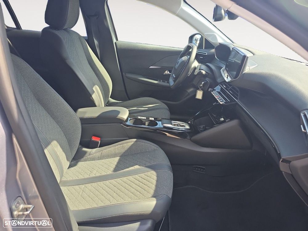 Peugeot 208 1.2 Hybrid Allure e-DCS6 - 15