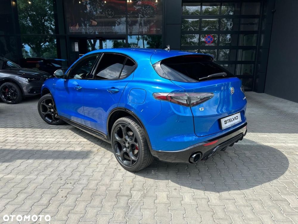 Alfa Romeo Stelvio - 8