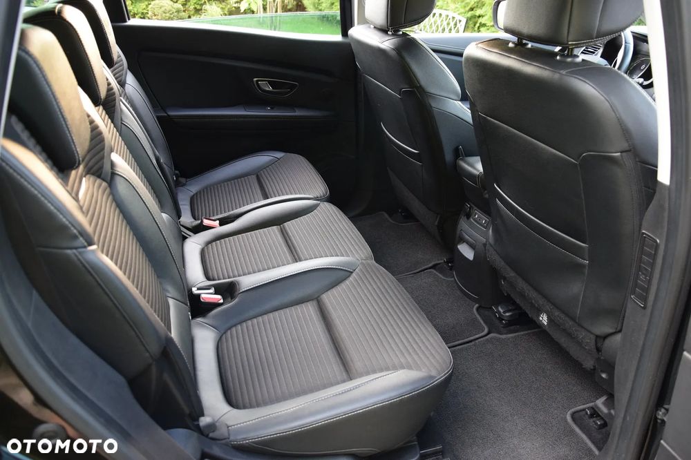 Renault Grand Scenic - 25