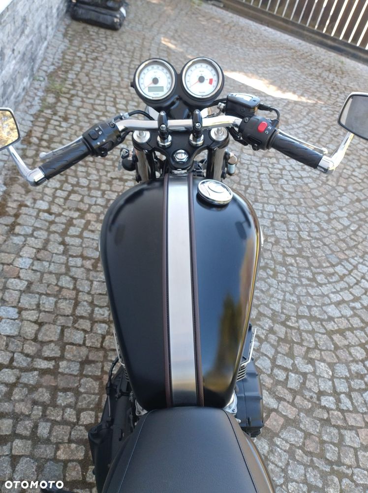 Triumph Thruxton - 26