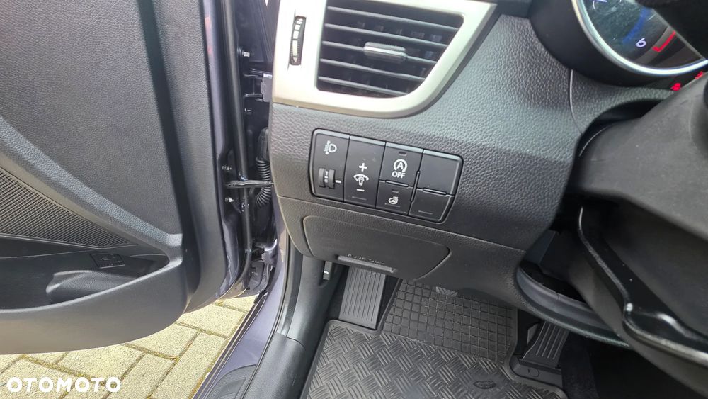 Hyundai i30 blue 1.6 CRDi Premium - 19