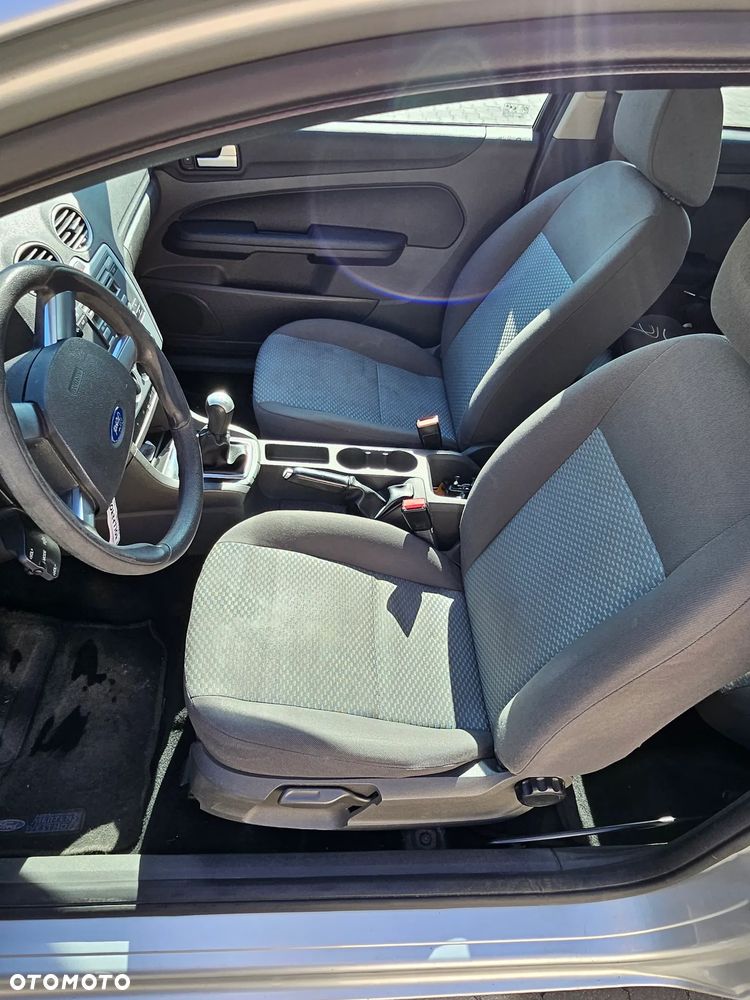 Ford Focus 1.6 Ambiente - 15