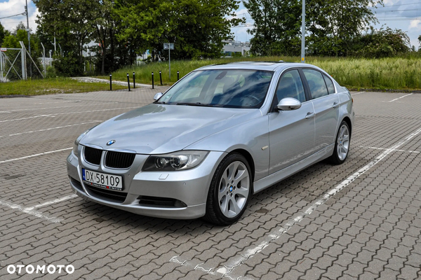 BMW Seria 3 325i