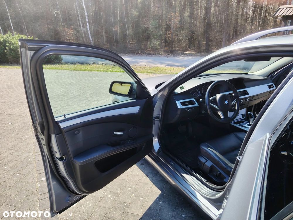 BMW Seria 5 530d - 25
