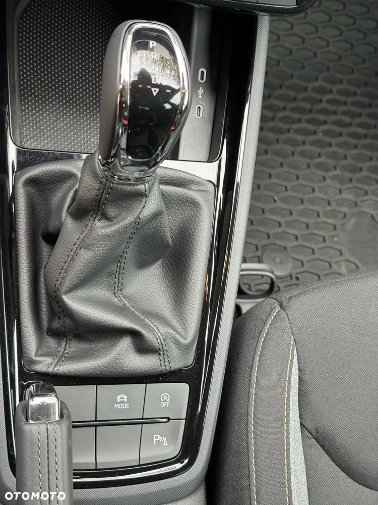 Skoda Kamiq 1.0 TSI Selection DSG - 25
