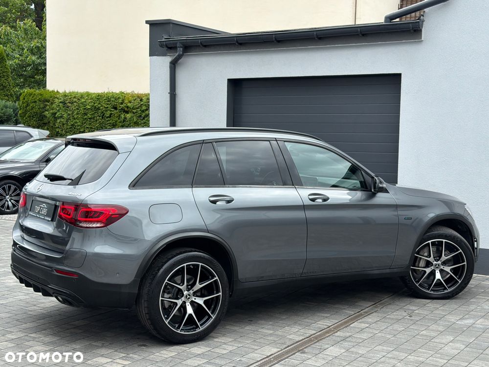 Mercedes-Benz GLC 300 e 4Matic 9G-TRONIC Edition AMG Line - 31
