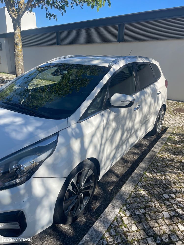 Kia Carens - 6