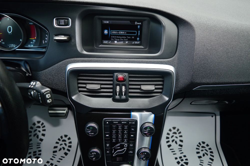 Volvo V40 D3 Geartronic R Design - 19