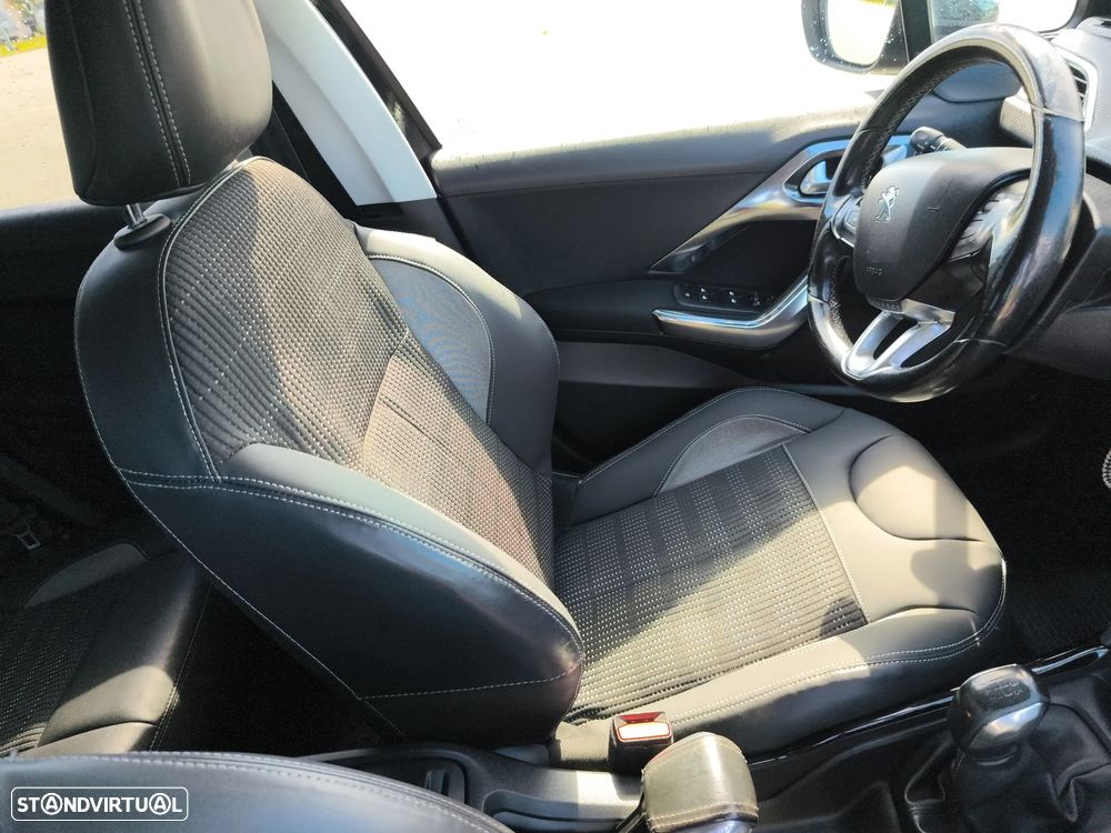 Peugeot 2008 1.2 PureTech Active - 44