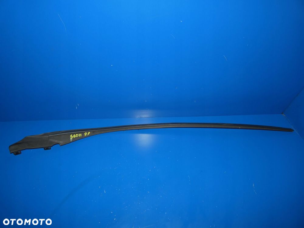 VOLVO S60 II V60 LISTWA SZYBY CZOŁOWEJ PRAWA PRZÓD - 1