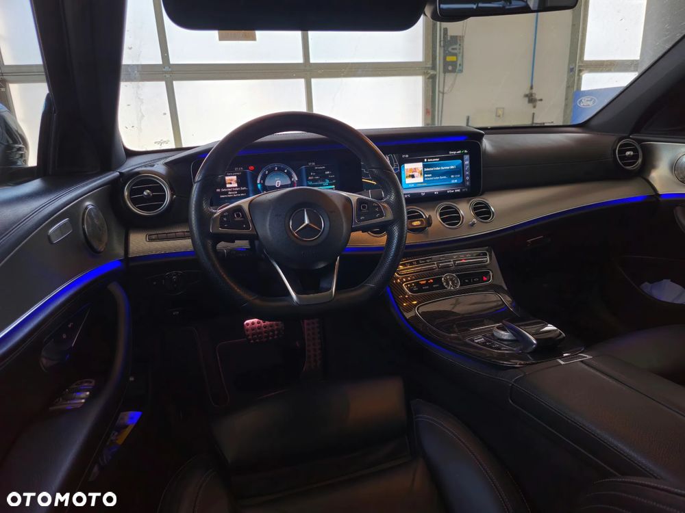Mercedes-Benz Klasa E 220 d 9G-TRONIC - 14