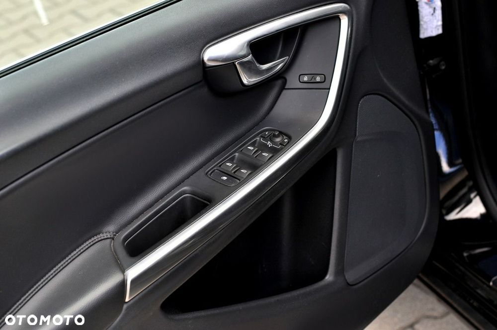 Volvo S60 D2 Drive-E Momentum - 12