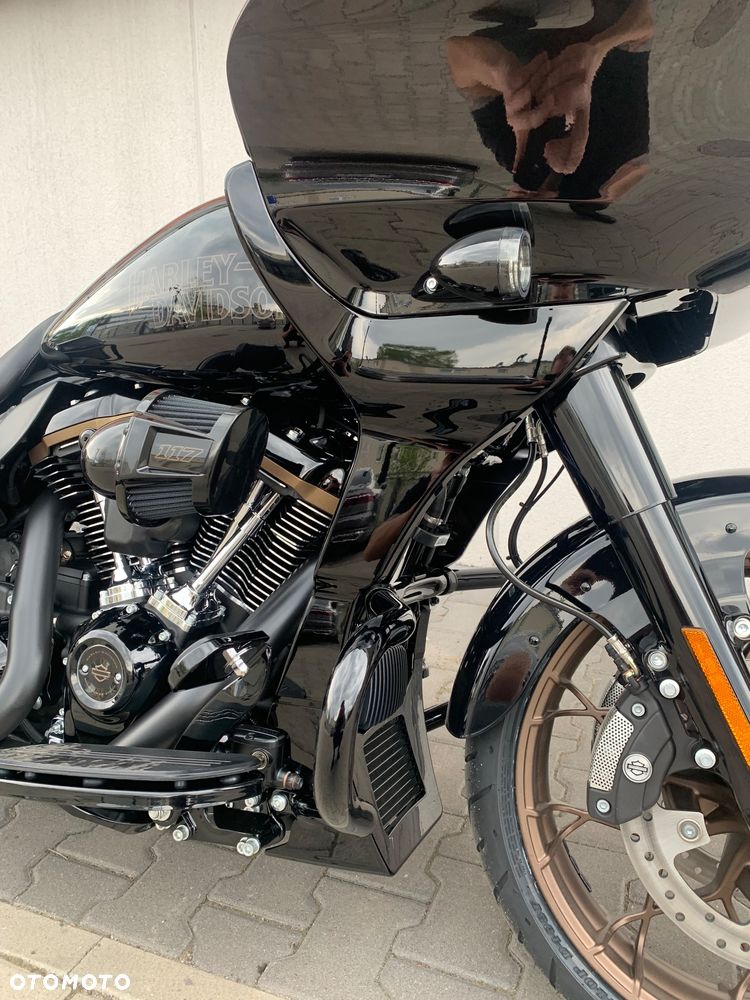 Harley-Davidson Touring Road Glide - 1