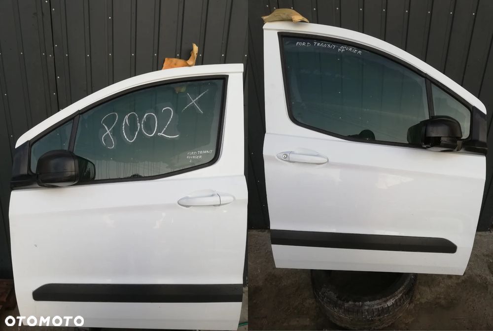 Ford Transit Courier drzwi prawe prawy przód przednie KOMPLETNE