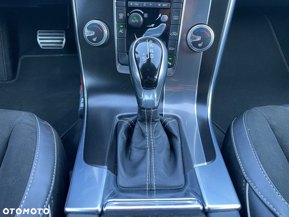 Volvo V60 D3 Geartronic RDesign - 30