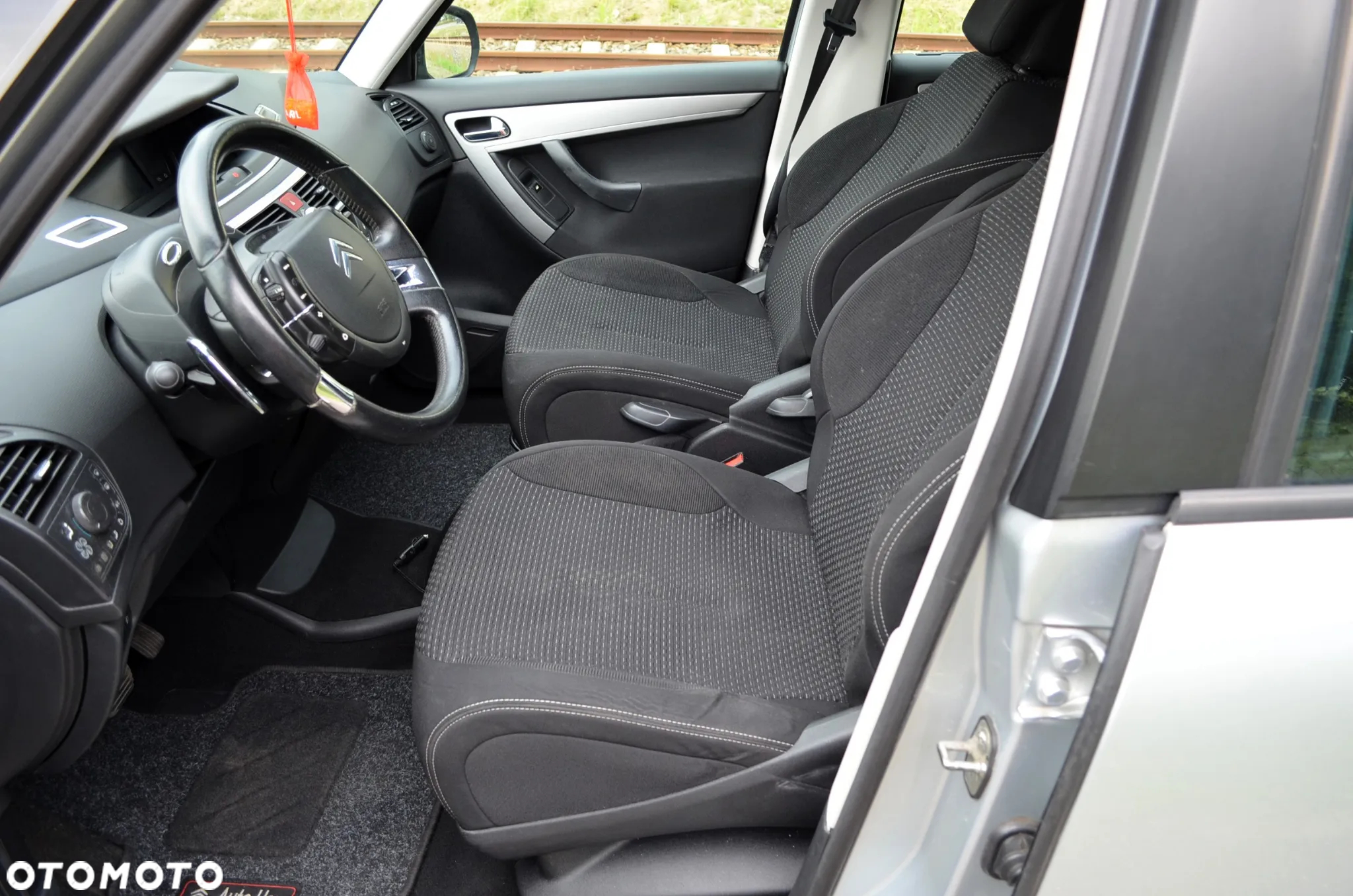 Citroën C4 Grand Picasso - 11