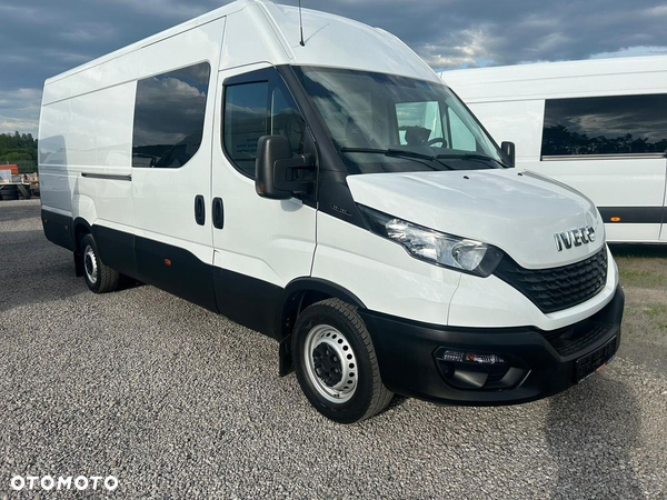 Iveco Daily Brygadówka 7 os Kamera Bagażnik