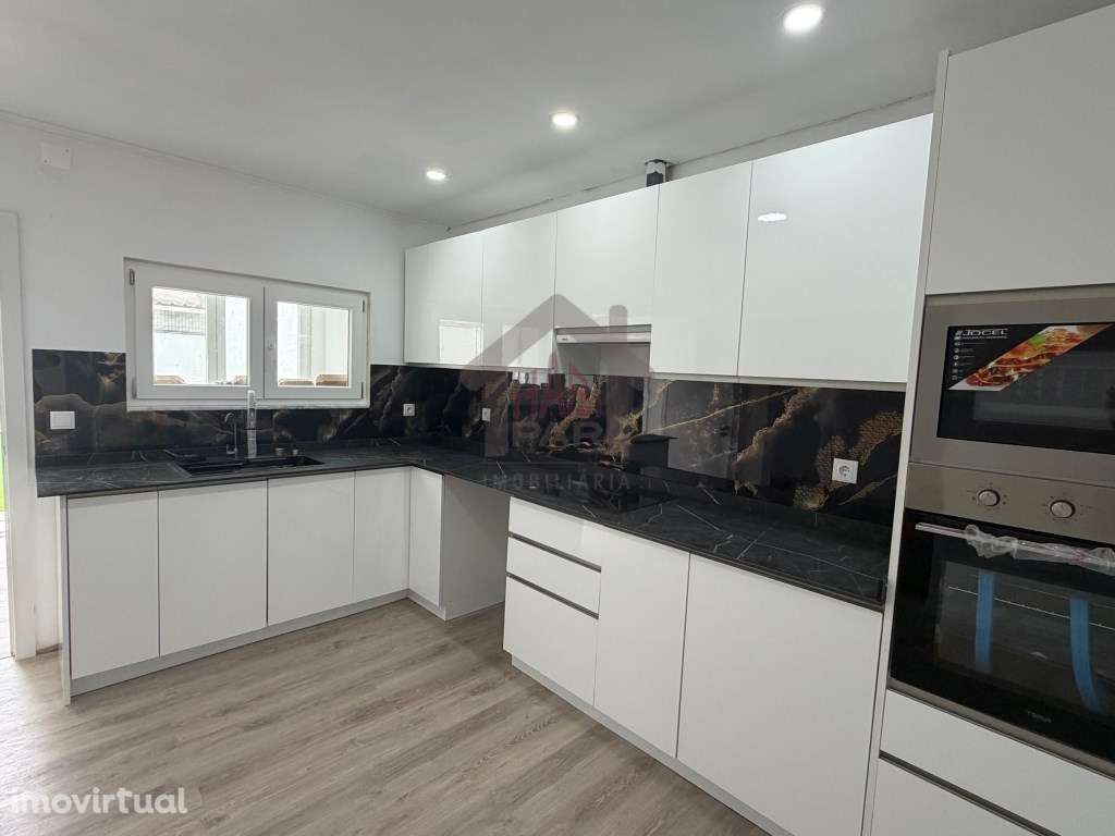 Excelente Moradia Renovada Centro Histórico de Salvaterra de Magos - Grande imagem: 2/35