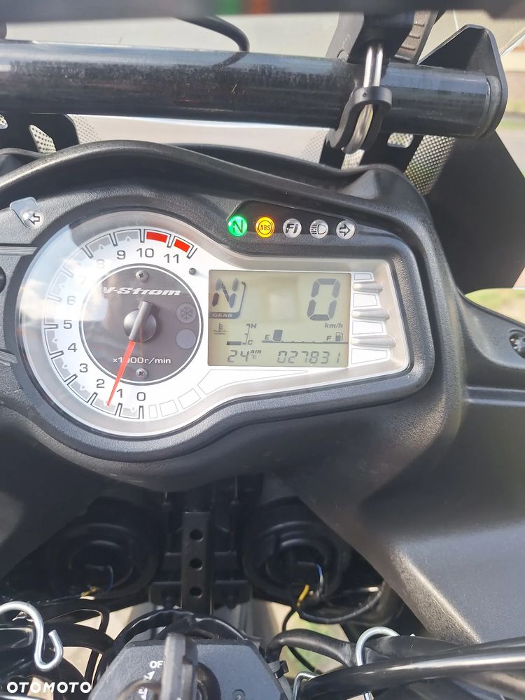 Suzuki V-STROM - 12