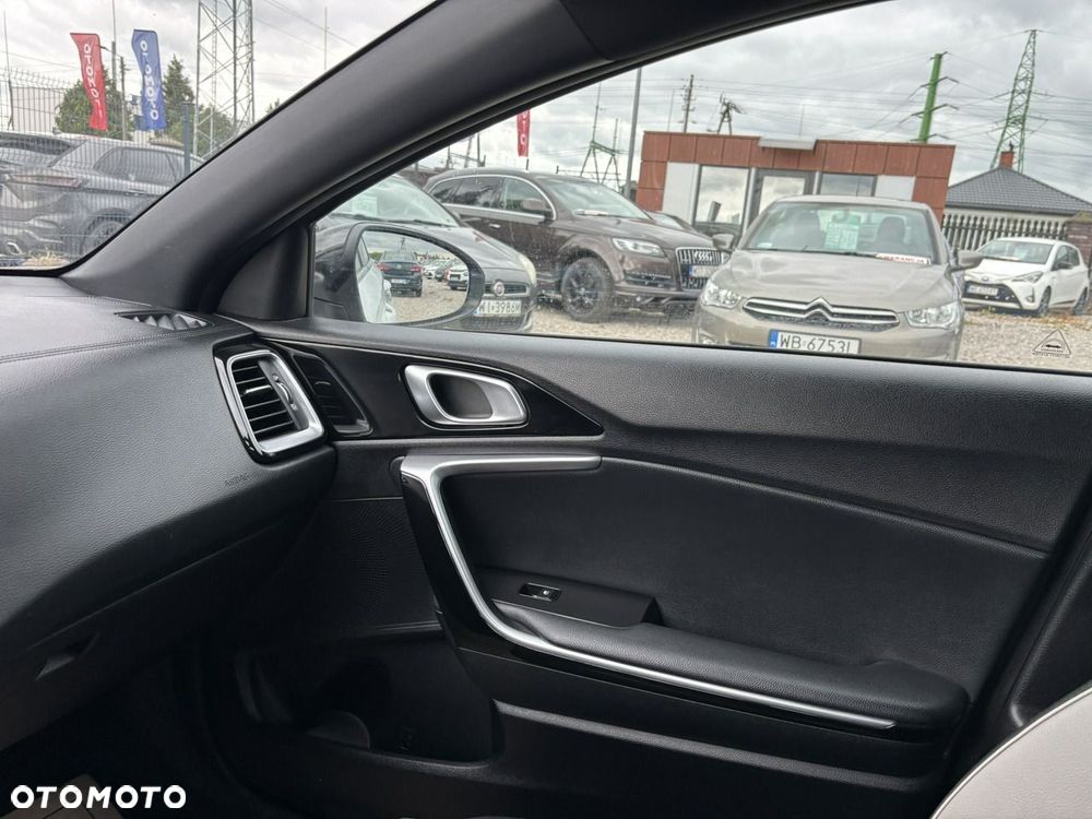 Kia ProCeed 1.4 T-GDI GT Line - 31