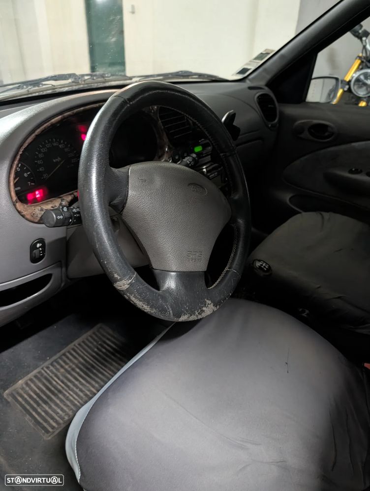 Ford Fiesta - 9