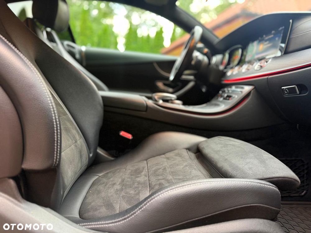 Mercedes-Benz Klasa E 220 d 4-Matic 9G-TRONIC - 14