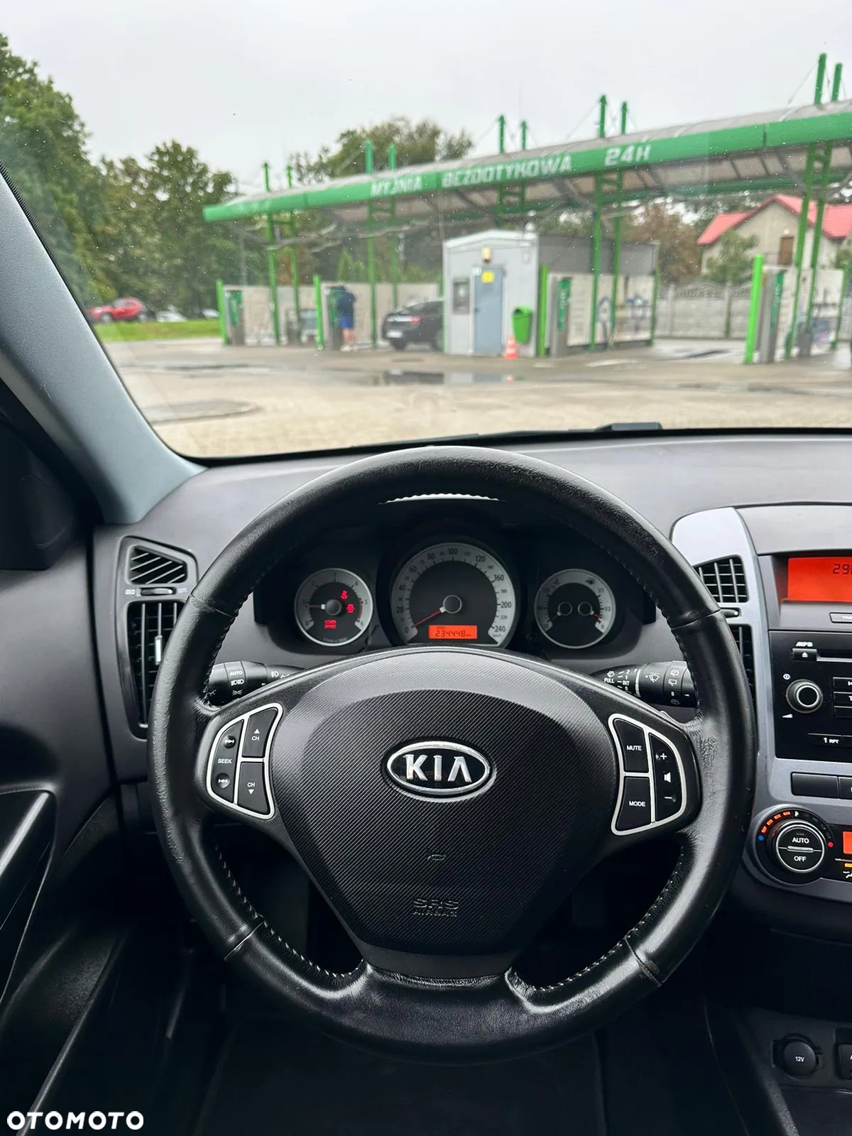 Kia Ceed - 10