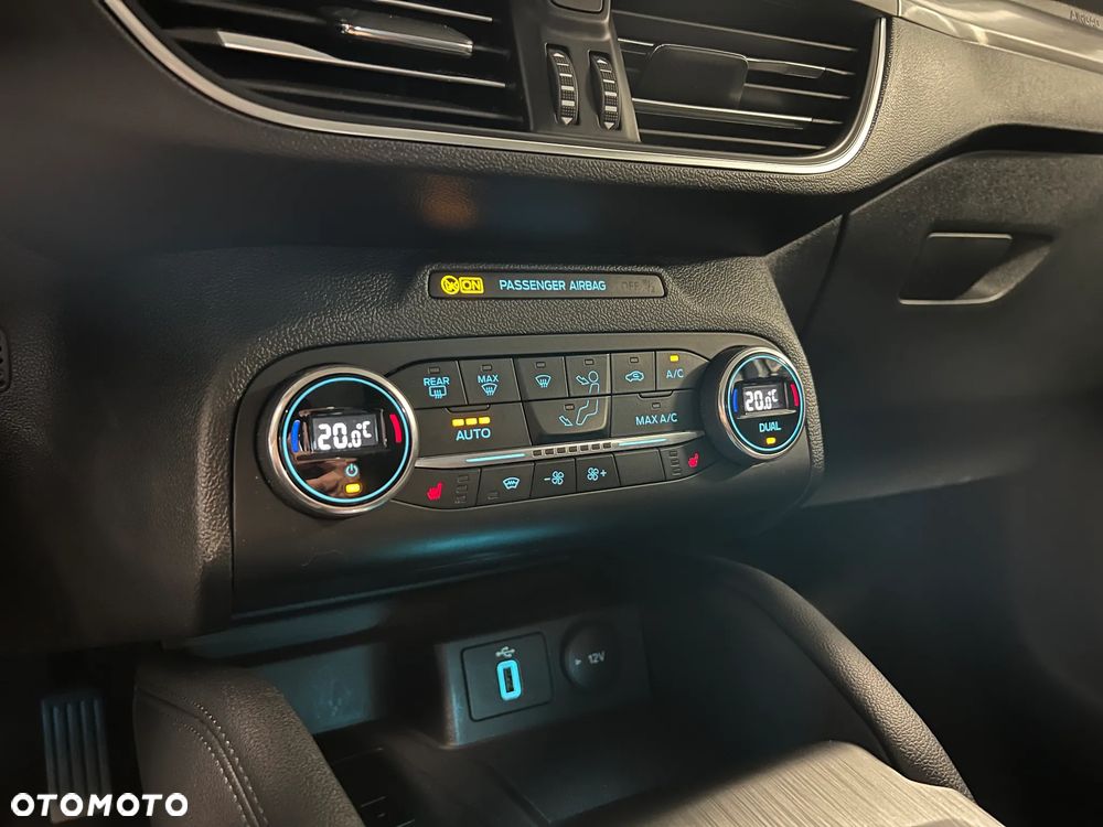 Ford Focus 1.0 EcoBoost Titanium Business - 33