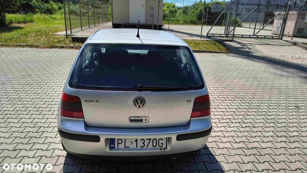 Volkswagen Golf - 6