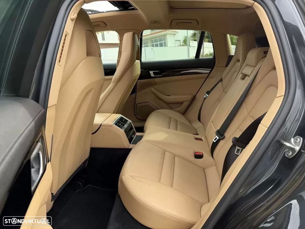 Porsche Panamera Sport Turismo 4 E-Hybrid - 19
