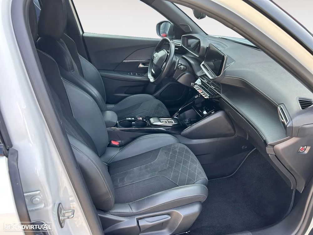 Peugeot 2008 1.5 BlueHDi GT EAT8 - 14