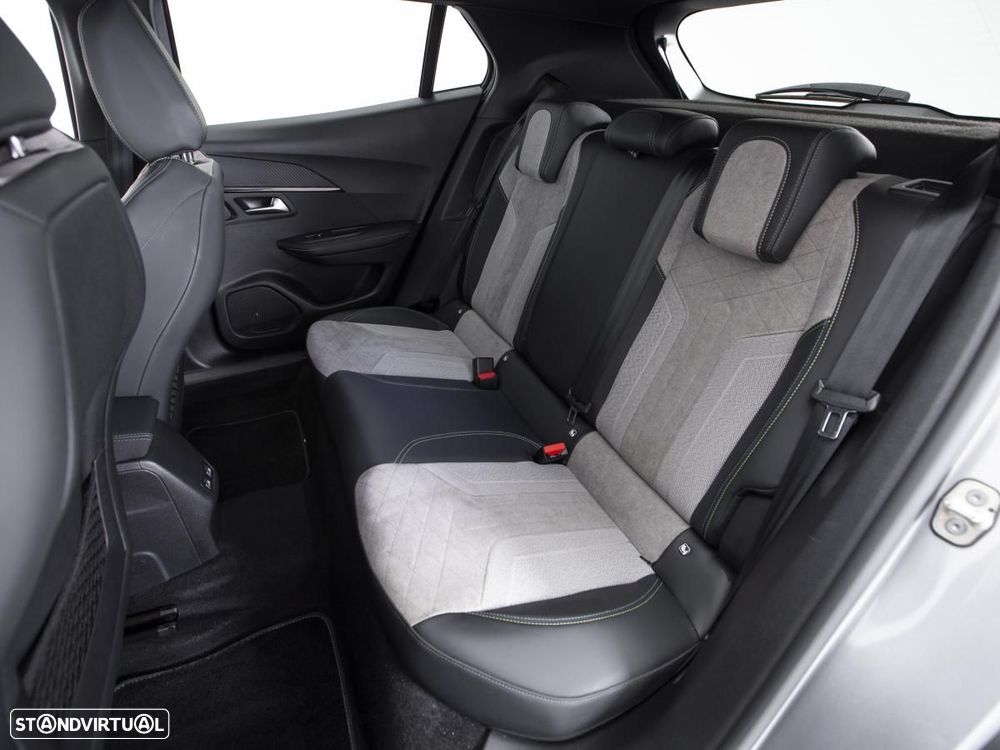 Peugeot e-2008 50 kWh GT Pack - 9