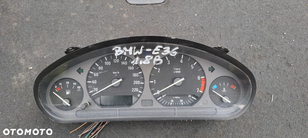 LICZNIK ZEGARY BMW E36 1.8 8375042 - 1