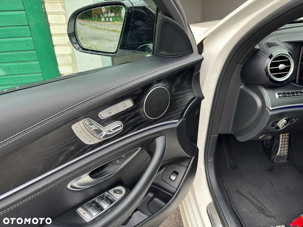 Mercedes-Benz Klasa E 220 d 4-Matic 9G-TRONIC - 9