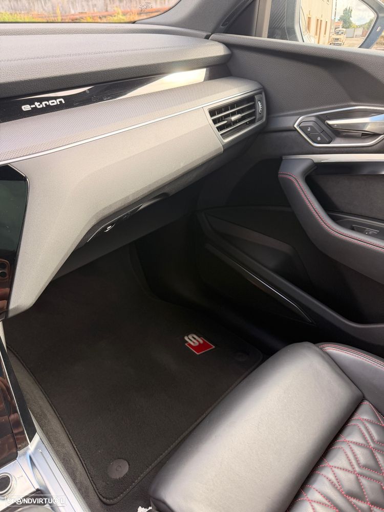 Audi SQ8 Sportback e-tron quattro - 42