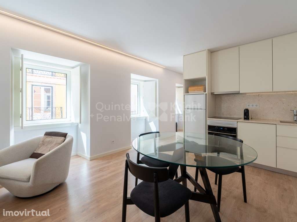 Apartamento T1 mobilado e equipado, junto à Avenida da Liberdade - Grande imagem: 5/31