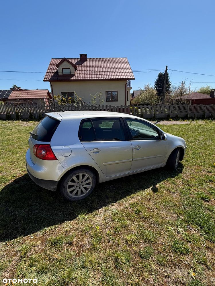 Volkswagen Golf - 2