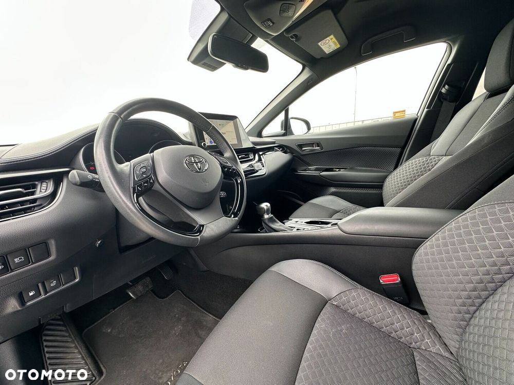 Toyota C-HR - 11
