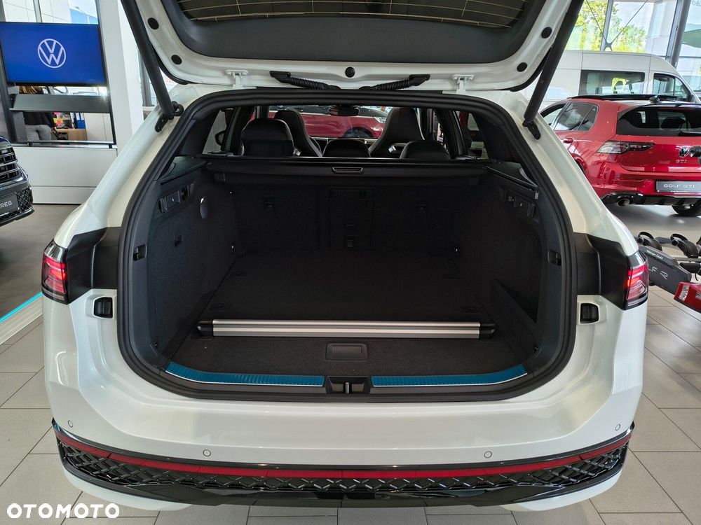 Volkswagen Passat Variant 2.0 TSI R-Line Plus DSG - 8