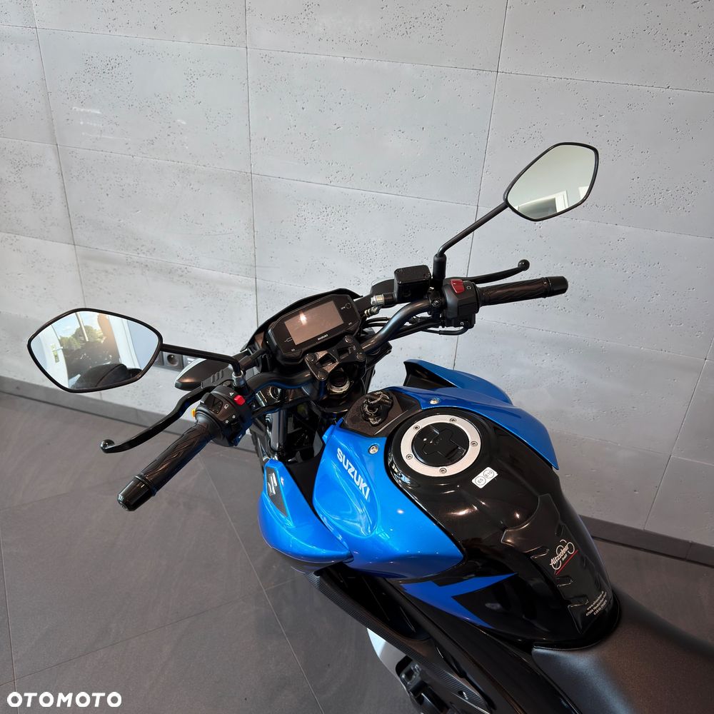 Suzuki GSX - 10