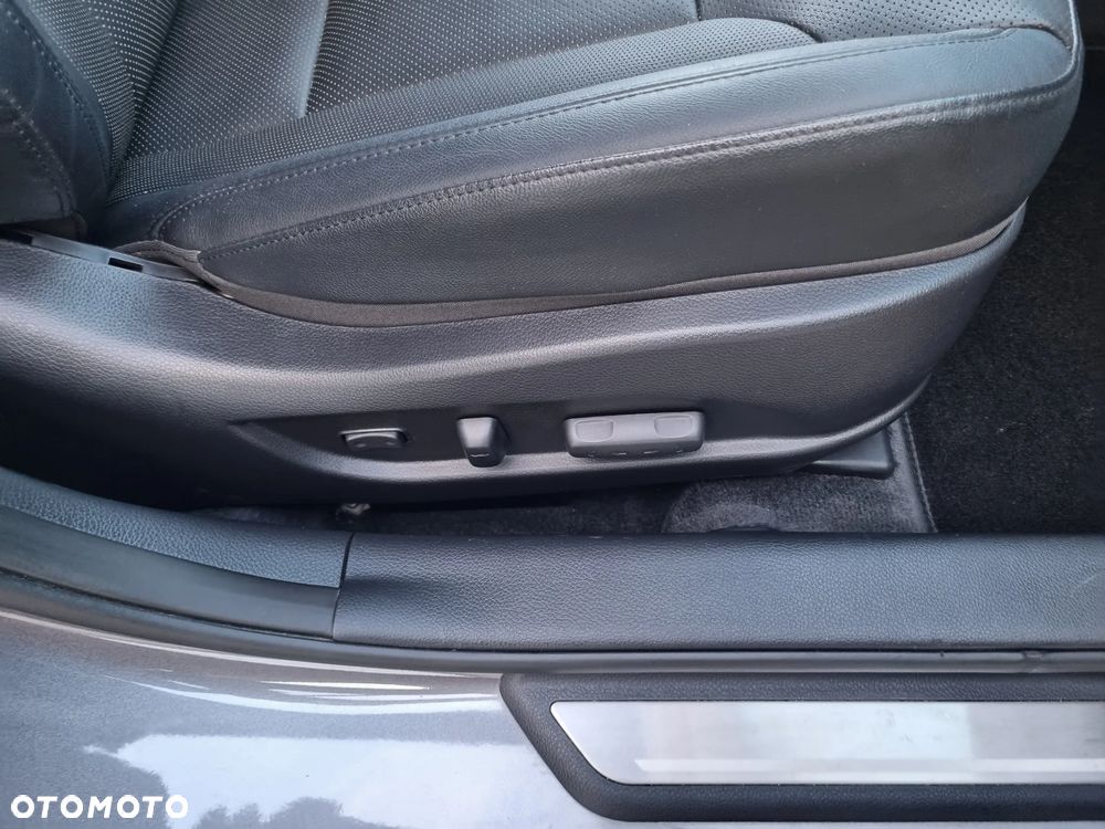 Hyundai i40 1.6 CRDi Premium DCT - 17